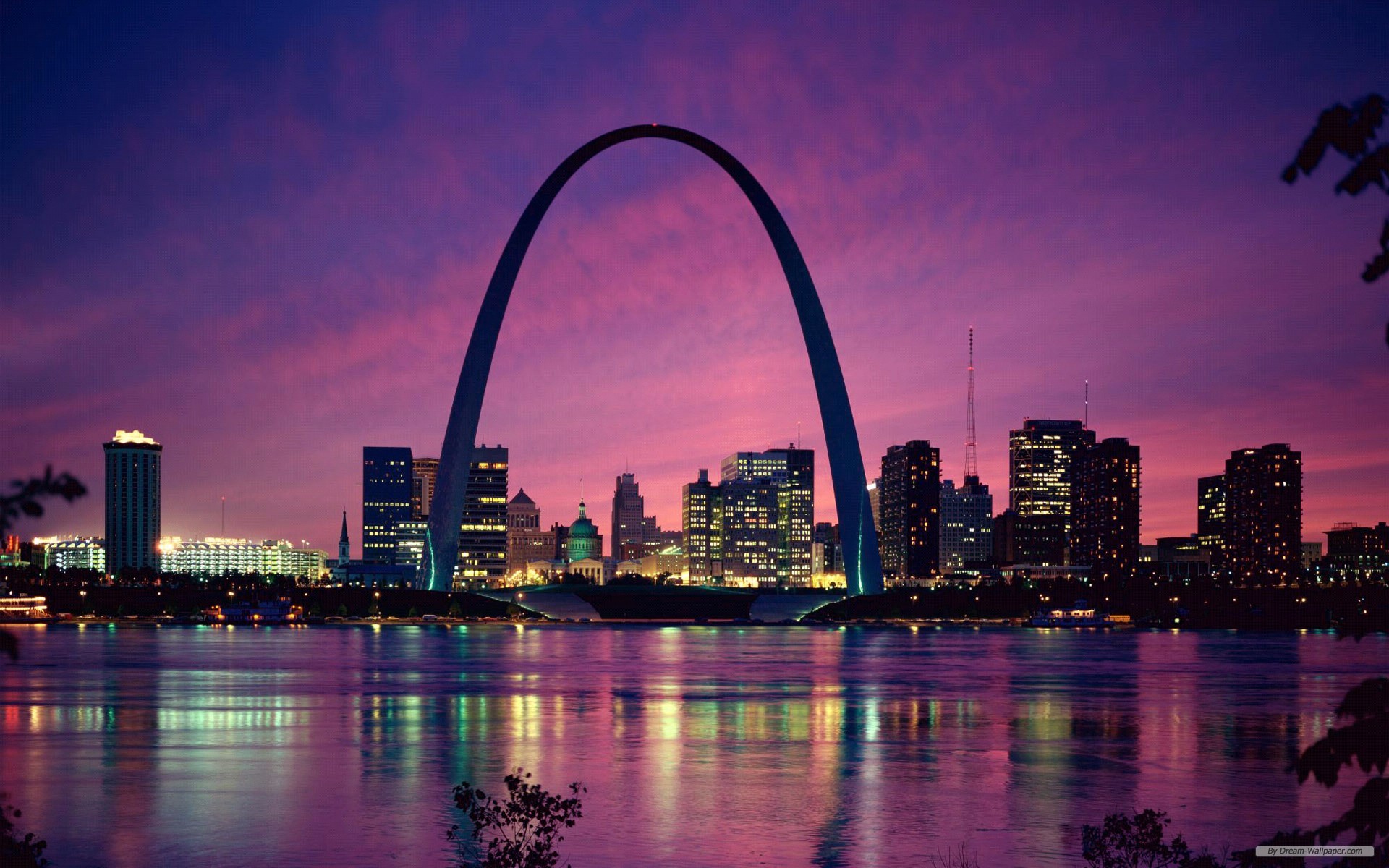 The Arch in St. Louis – A Pondering Mind